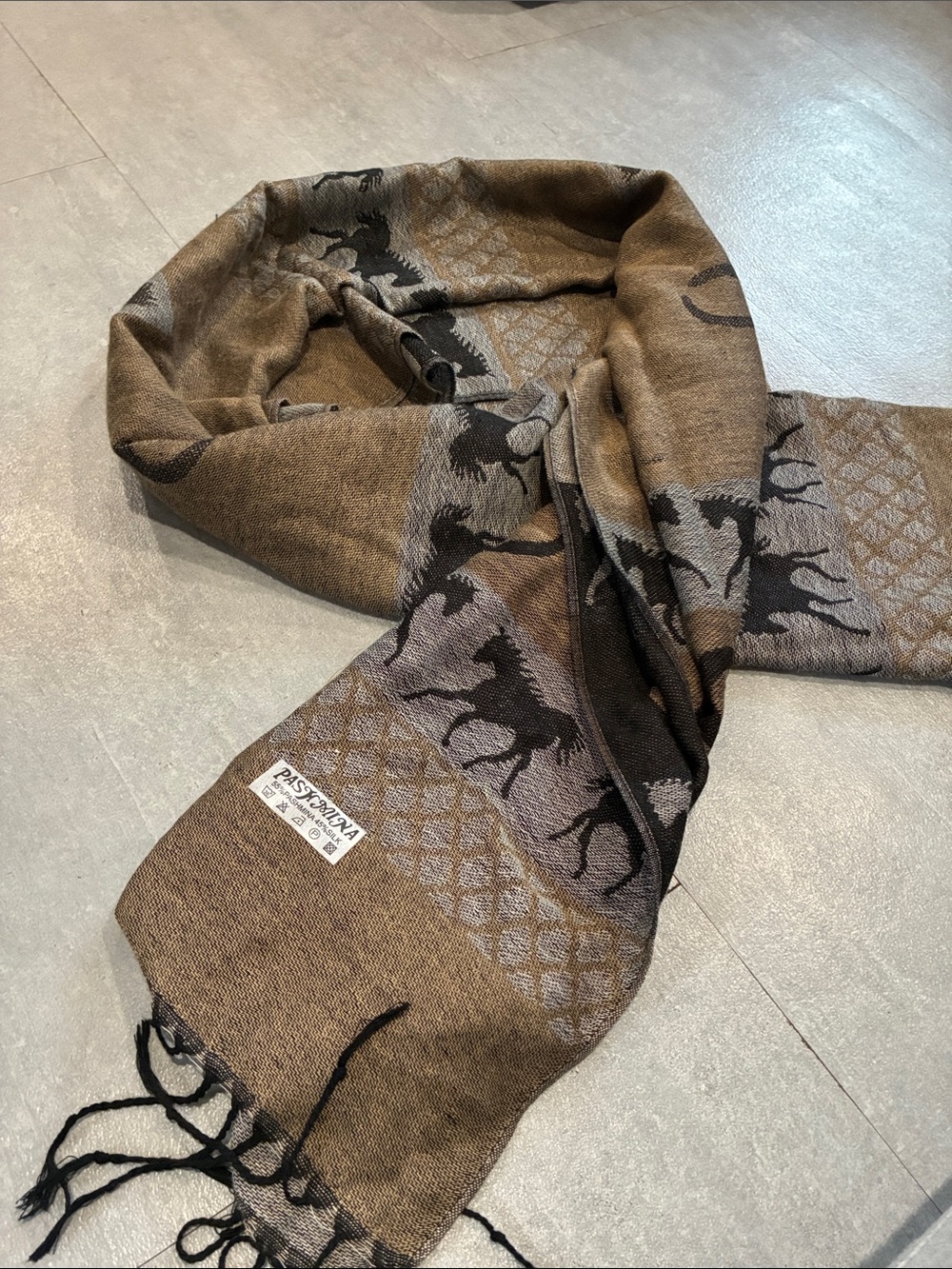 Western Motif Tassel Scarf in Brown & Gray
